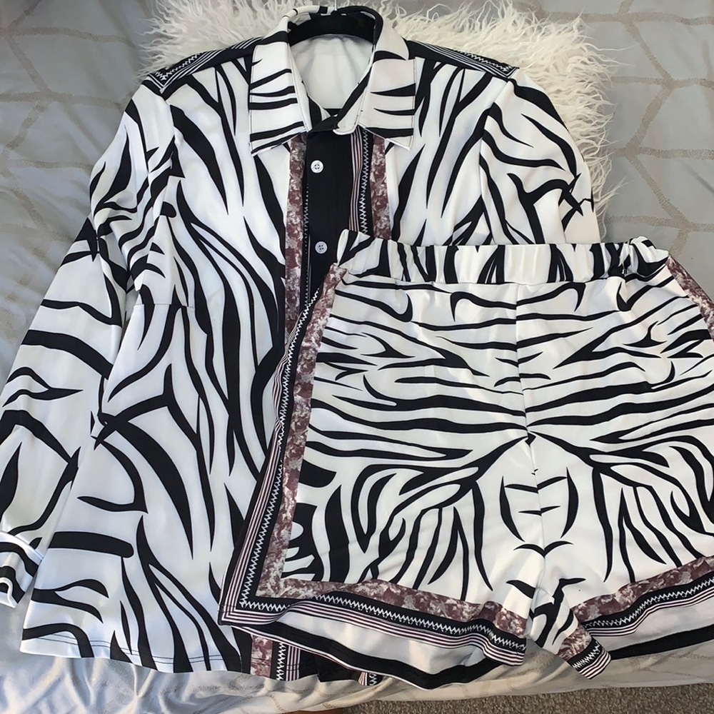 2 Piece Black & White Set